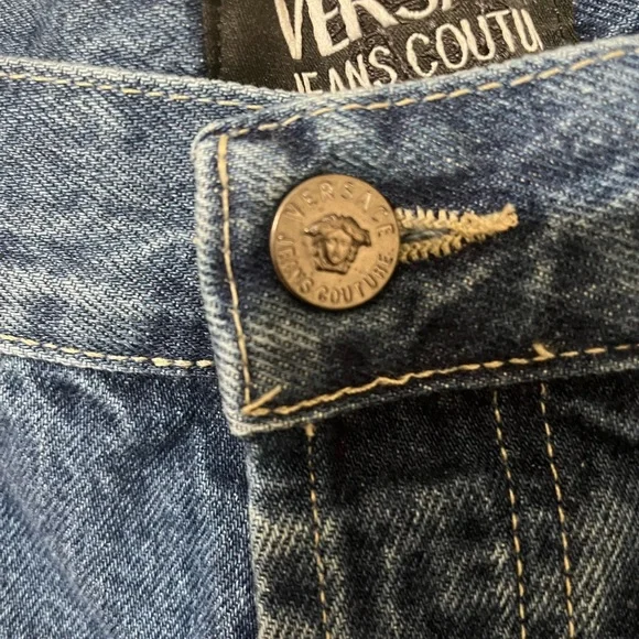 Vintage Versace Ittierre 100% Cotton Italian blue jeans.Italian size 42,56